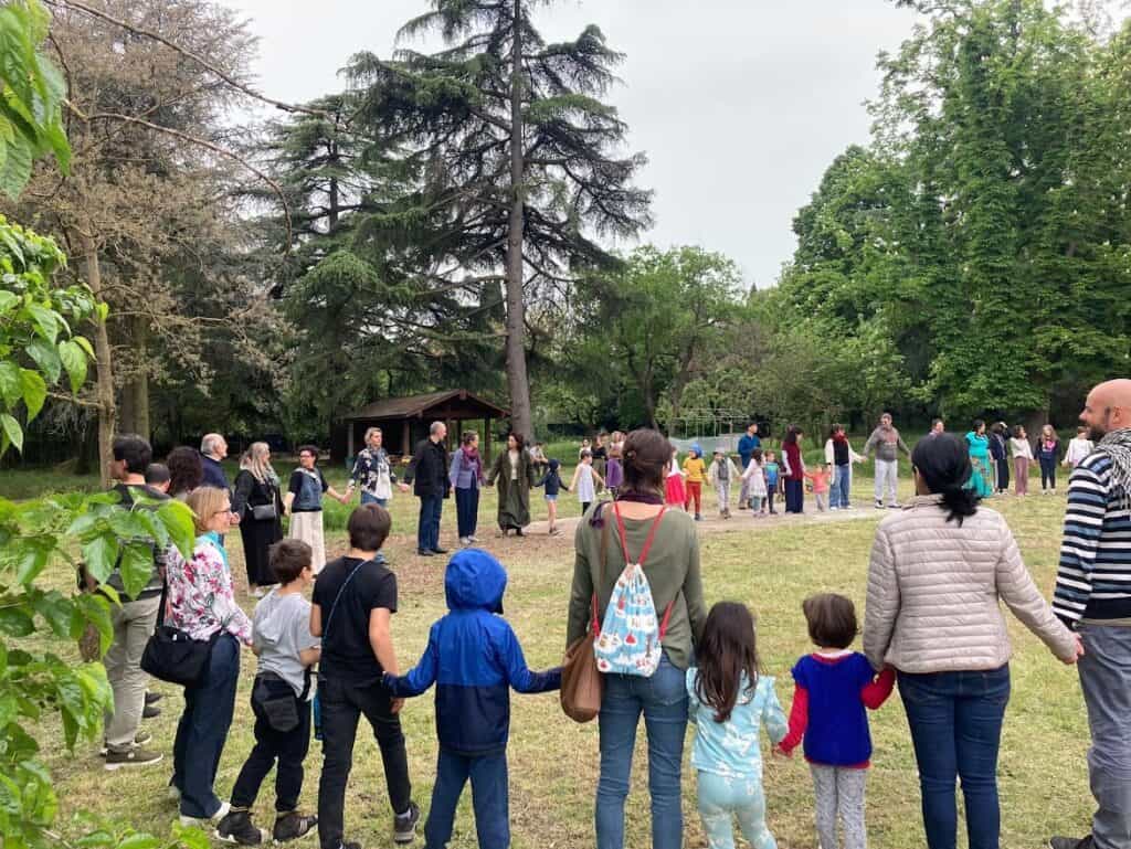 Cerchio dell’associazione utilizzato per attività di educazione parentale secondo il metodo Waldorf