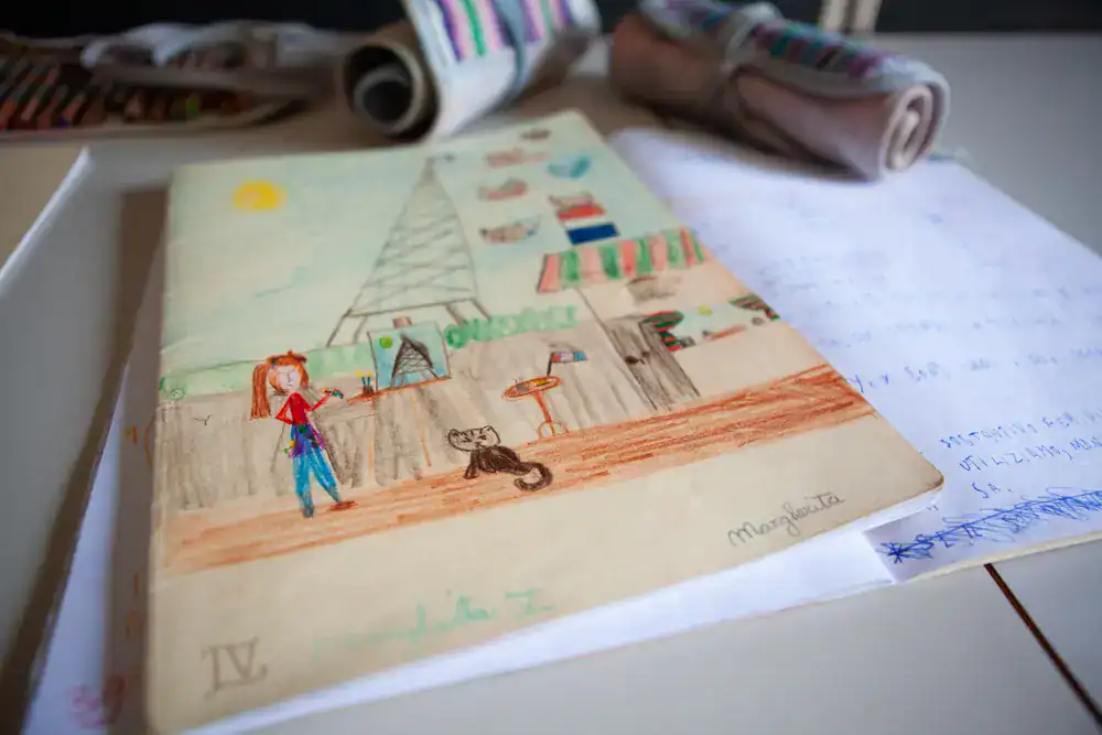 Quaderno con disegni Waldorf durante un laboratorio dell'associazione